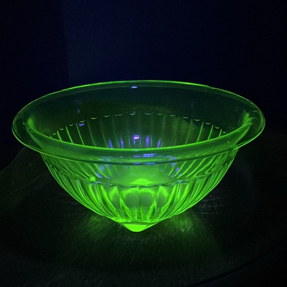 Hazel Atlas Optic Ribbed Green URANIUM Glass Rolled Edge Mixing Bowl